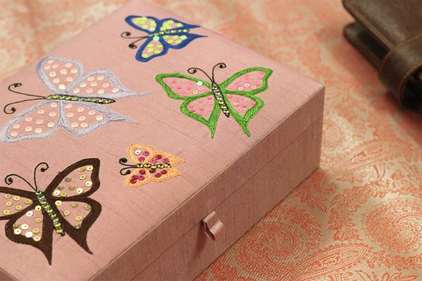 10 x 7 x 3 inch Pink Embroidered Animal Zari Box