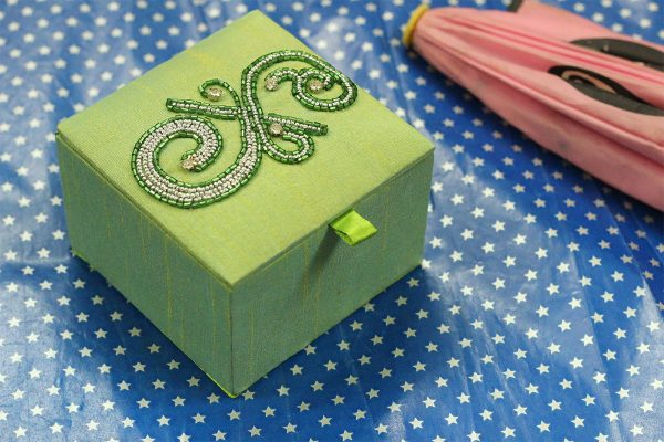 4 x 4 x 2.5 inch Green Embroidered Geometric Zari Box