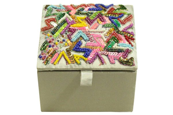 4 x 4 x 2.5 inch White Embroidered Geometric Zari Box