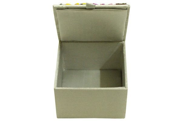 4 x 4 x 2.5 inch White Embroidered Geometric Zari Box