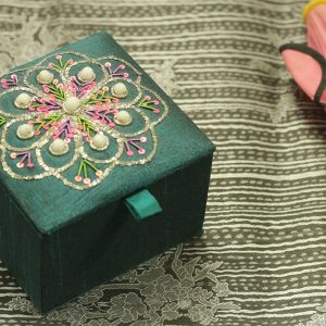 4 x 4 x 2.5 inch Green Embroidered Geometric Zari Box