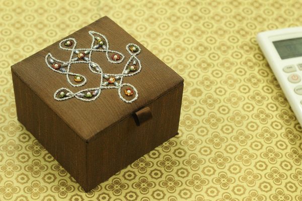 4 x 4 x 2.5 inch Brown Embroidered Floral Zari Box