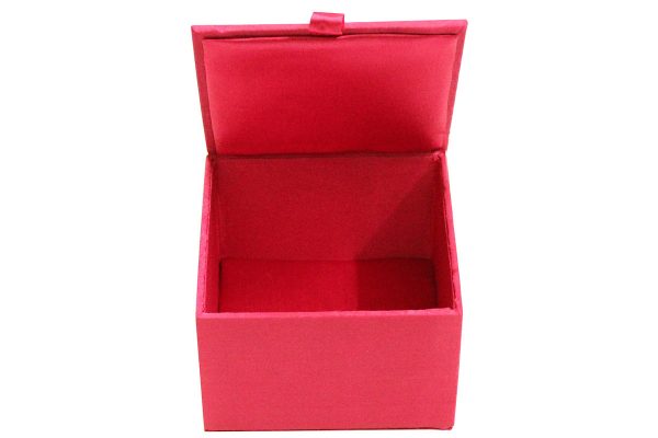 4 x 4 x 2.5 inch Pink Embroidered Floral Zari Box