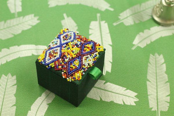 2.5 x 2.5 x 2 inch Green Embroidered Geometric Zari Box