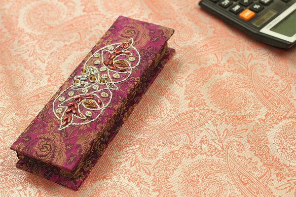 8 x 2.5 x 1 inch Pink Embroidered Floral Zari Box