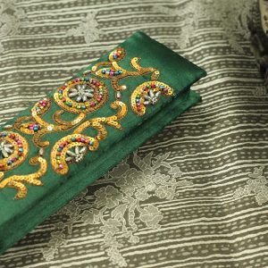 8 x 2.5 x 1 inch Green Embroidered Floral Zari Box