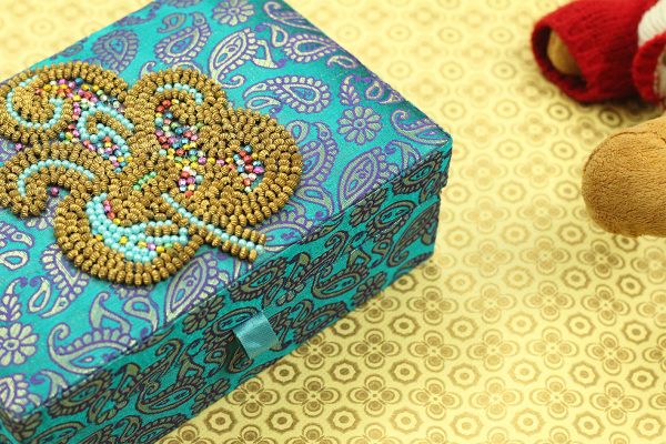 7.5 x 5 x 2.5 inch Blue Embroidered Floral Zari Box