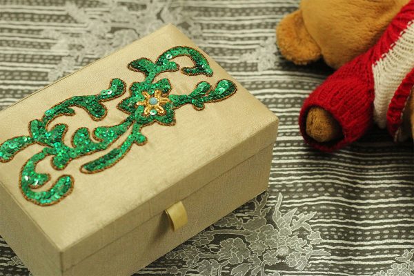 6 x 4 x 3 inch White Embroidered Floral Zari Box